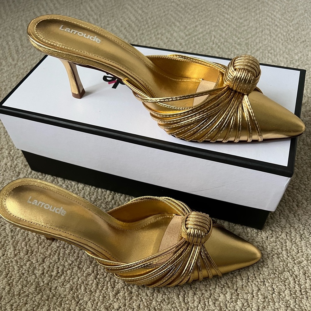 Larroude Mini Valerie Pump / gold metallic leather sz 7.5